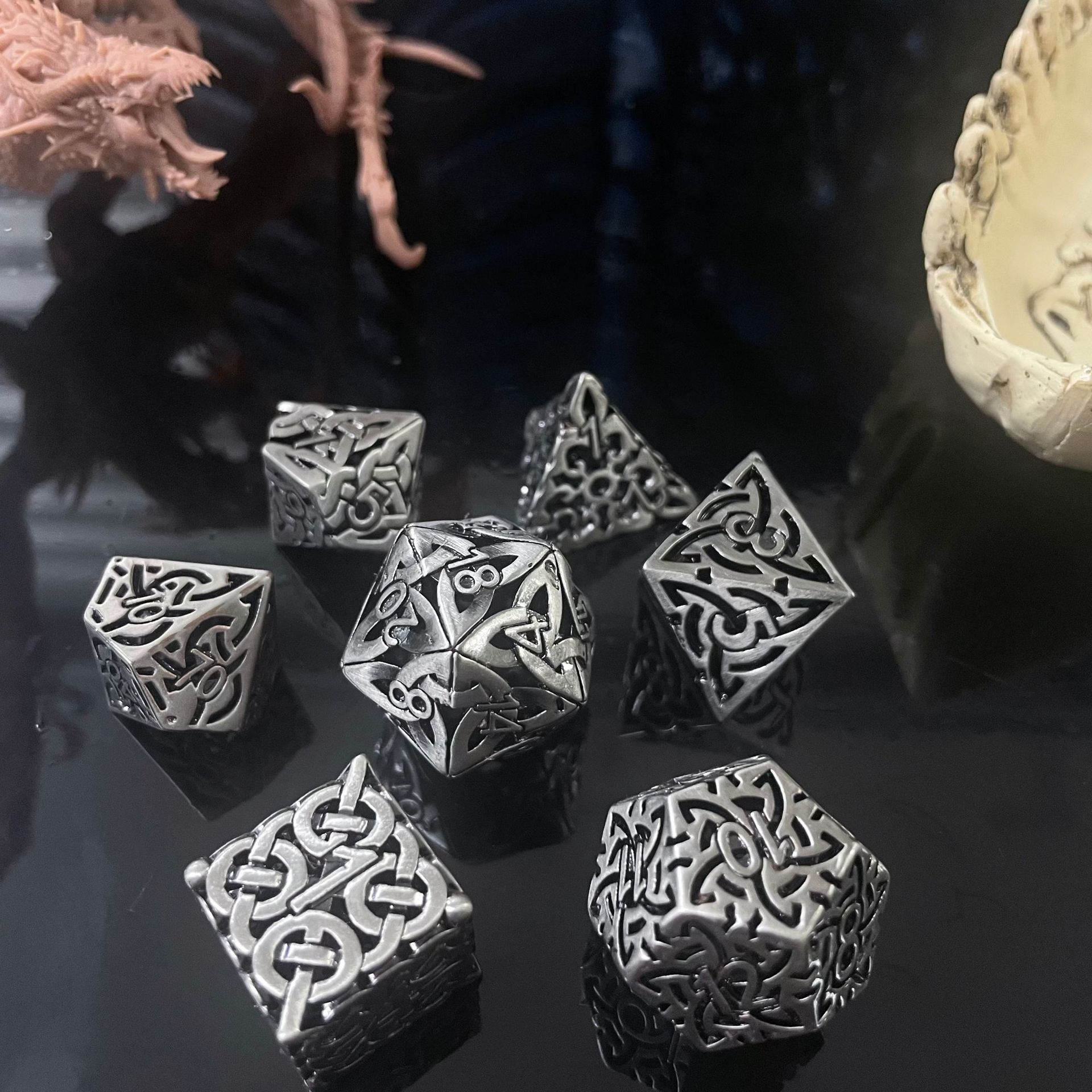 7 pcs cosplay D4-D20 dnd Messi – Board Game Pandemic Bewertung und Preis